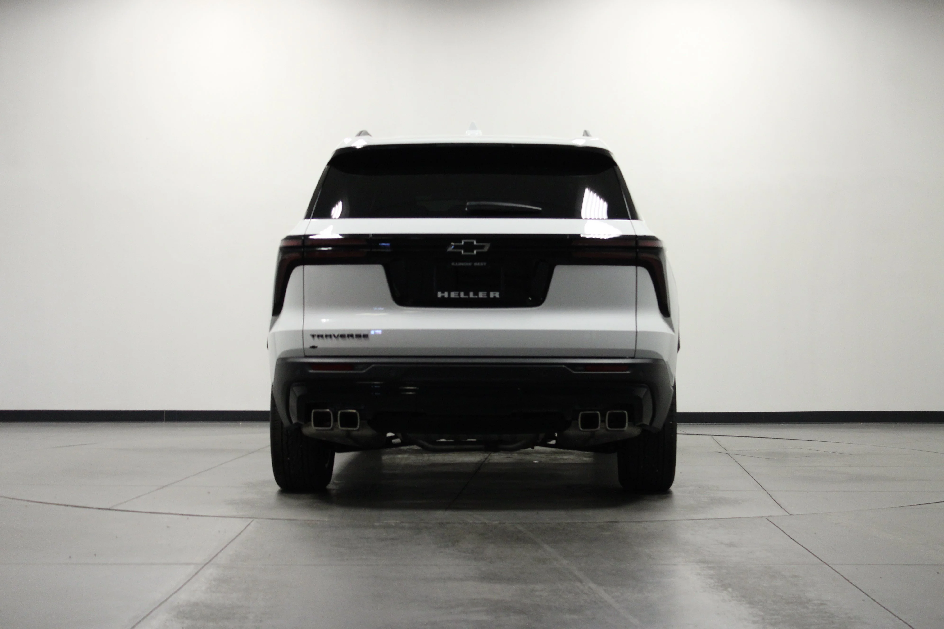 Used 2025 Summit White Chevrolet LT image 5