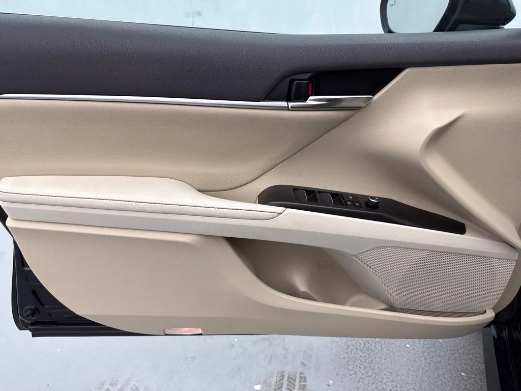 Used 2022 Black Toyota XLE image 17
