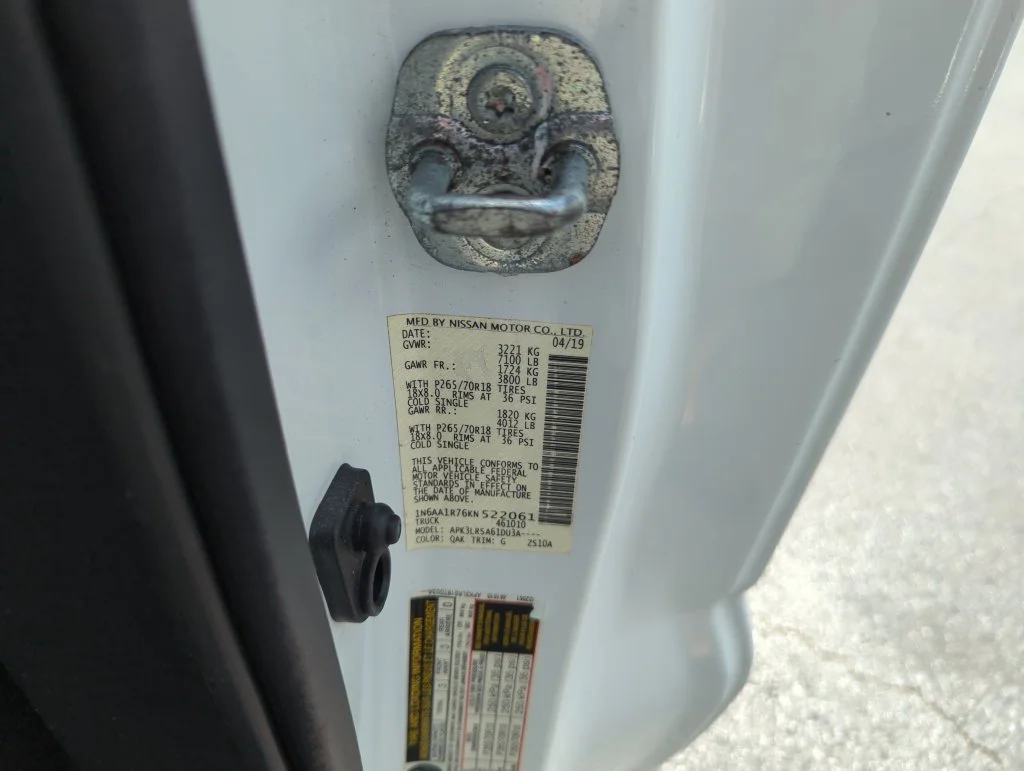 Used 2019 White Nissan S image 43