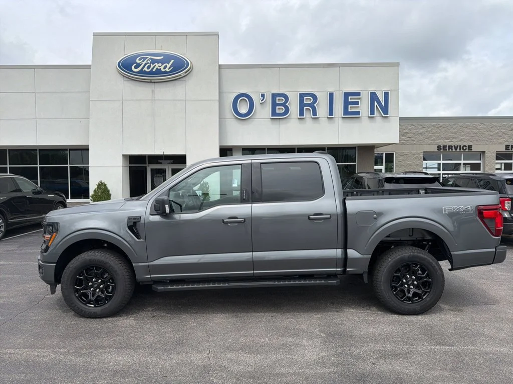 New 2026 Carbonized Gray Metallic Ford XLT image 2