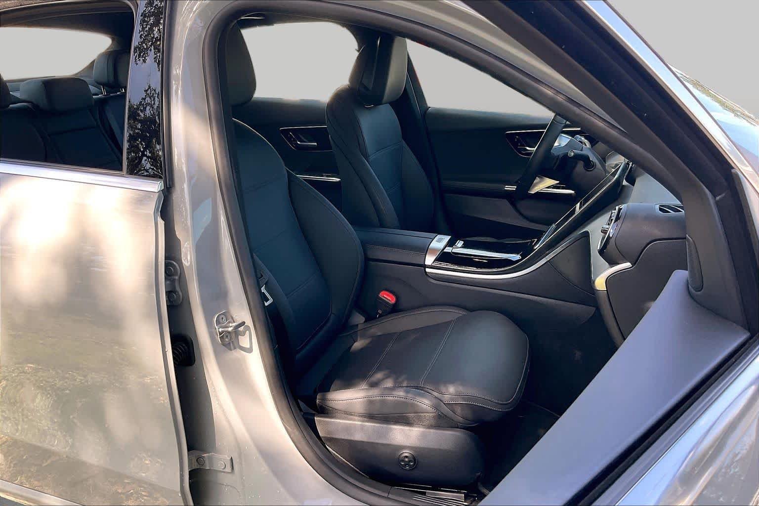 Used 2026 MANUFAKTUR Alpine Grey Mercedes-Benz C 300 image 8