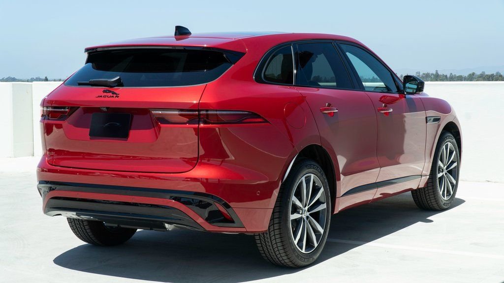 Used 2025 Red Jaguar P250 R-Dynamic S image 6