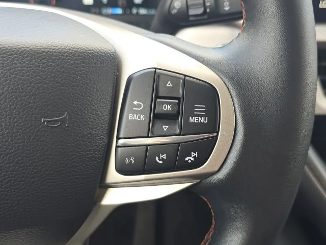 Used 2025 Gray Ford Active image 38