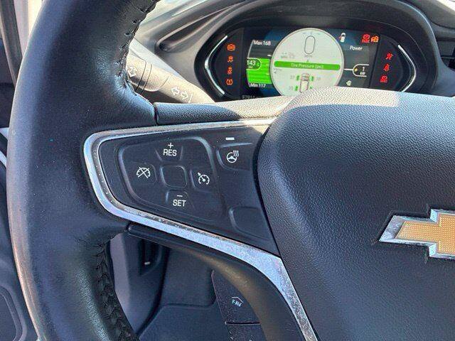 Used 2017 White Chevrolet LT image 26
