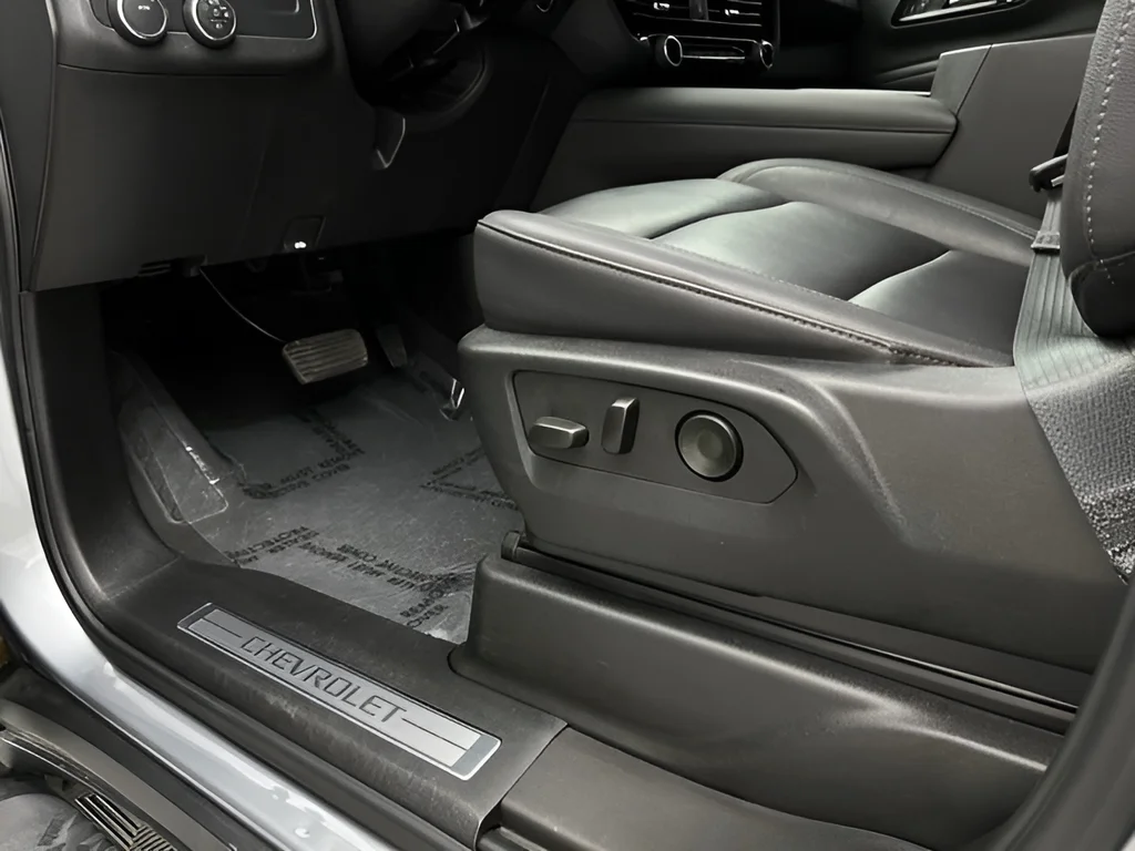 Used 2025 Sterling Gray Metallic Chevrolet Z71 image 26