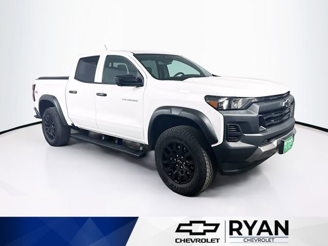 2024 Chevrolet Colorado 4WD Trail Boss Crew Cab Short Box's photo