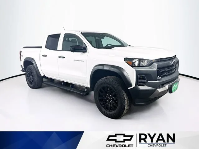2024 Chevrolet Colorado 4WD Trail Boss Crew Cab Short Box's photo