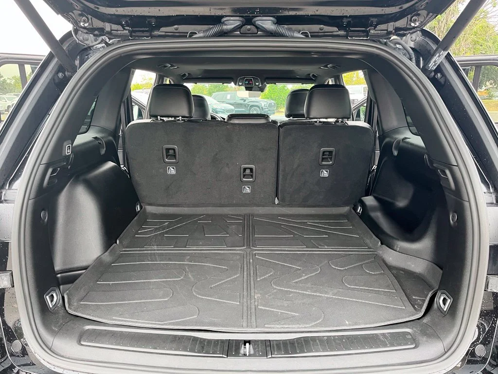 Used 2025 Black Jeep Altitude X image 20
