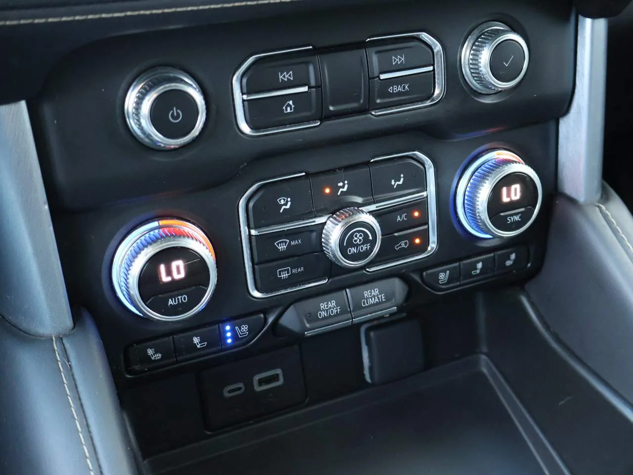 Used 2023 Sterling Metallic GMC SLT image 19