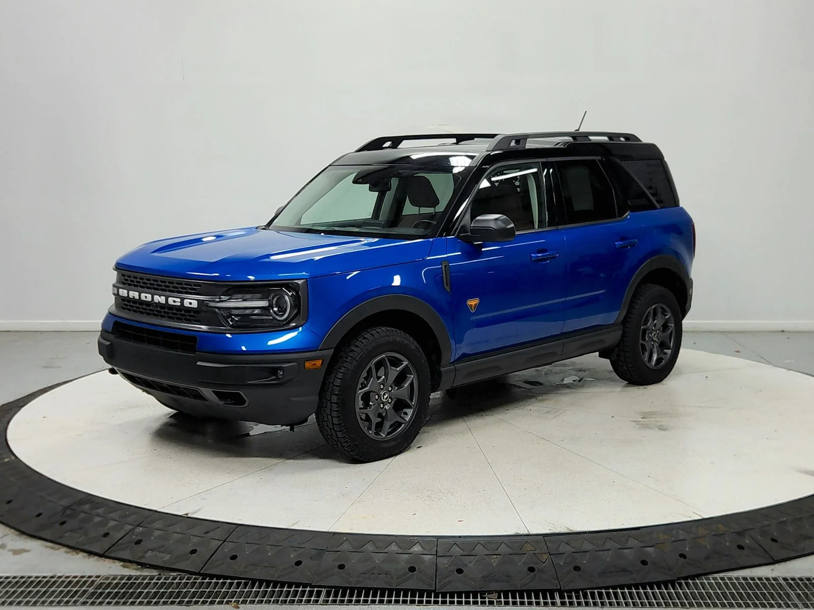 Used 2022 Blue Ford Badlands image 4