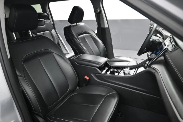 Used 2023 Silver Jeep Limited image 28