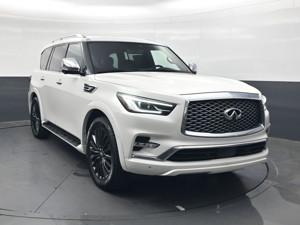 Used 2023 White INFINITI Sensory image 2