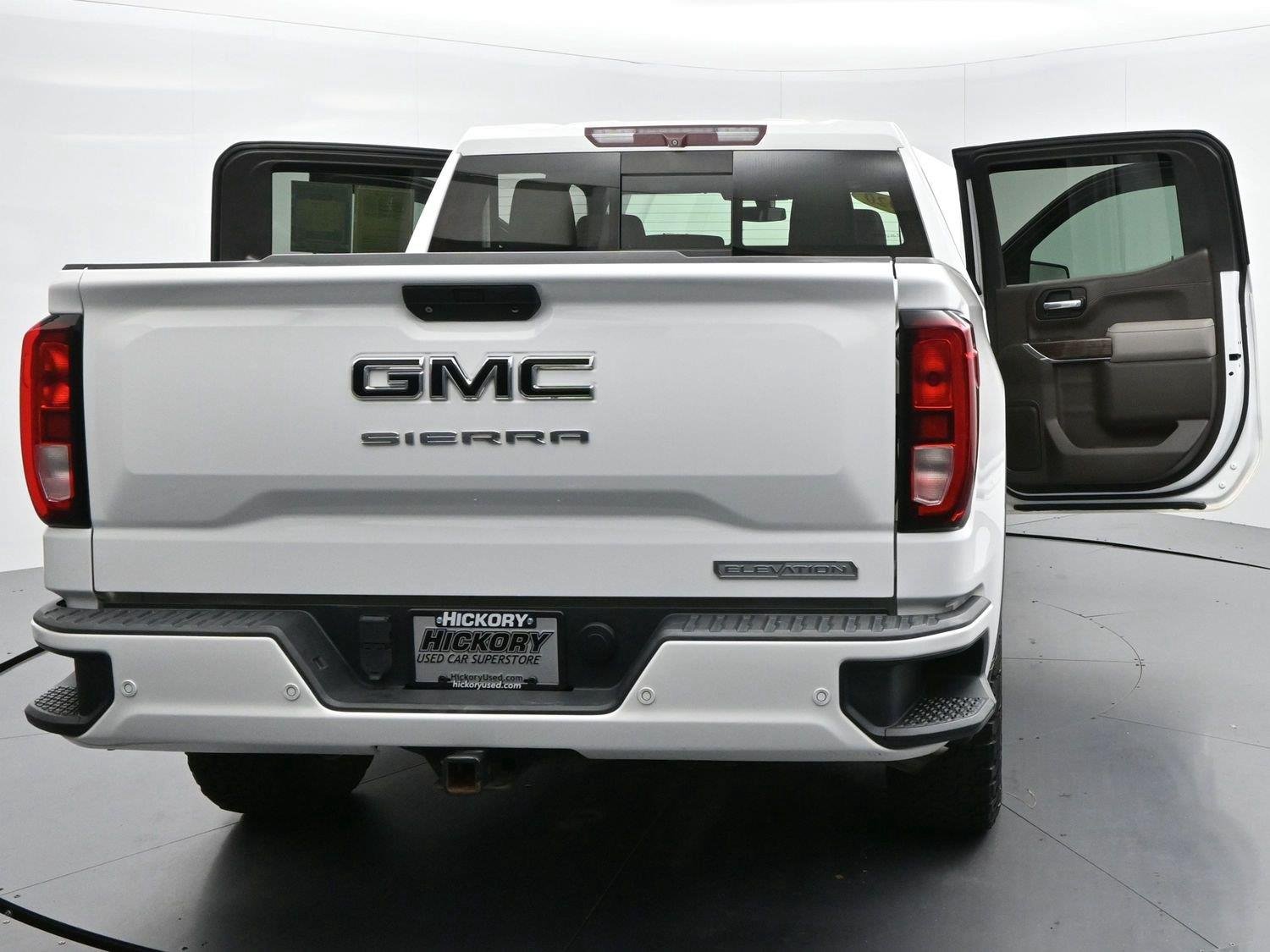 Used 2020 Summit White GMC Elevation image 41
