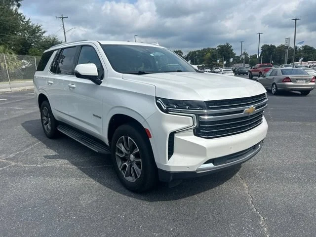 Used 2022 IRIDESCENT PEARL TRICOAT Chevrolet LT image 6