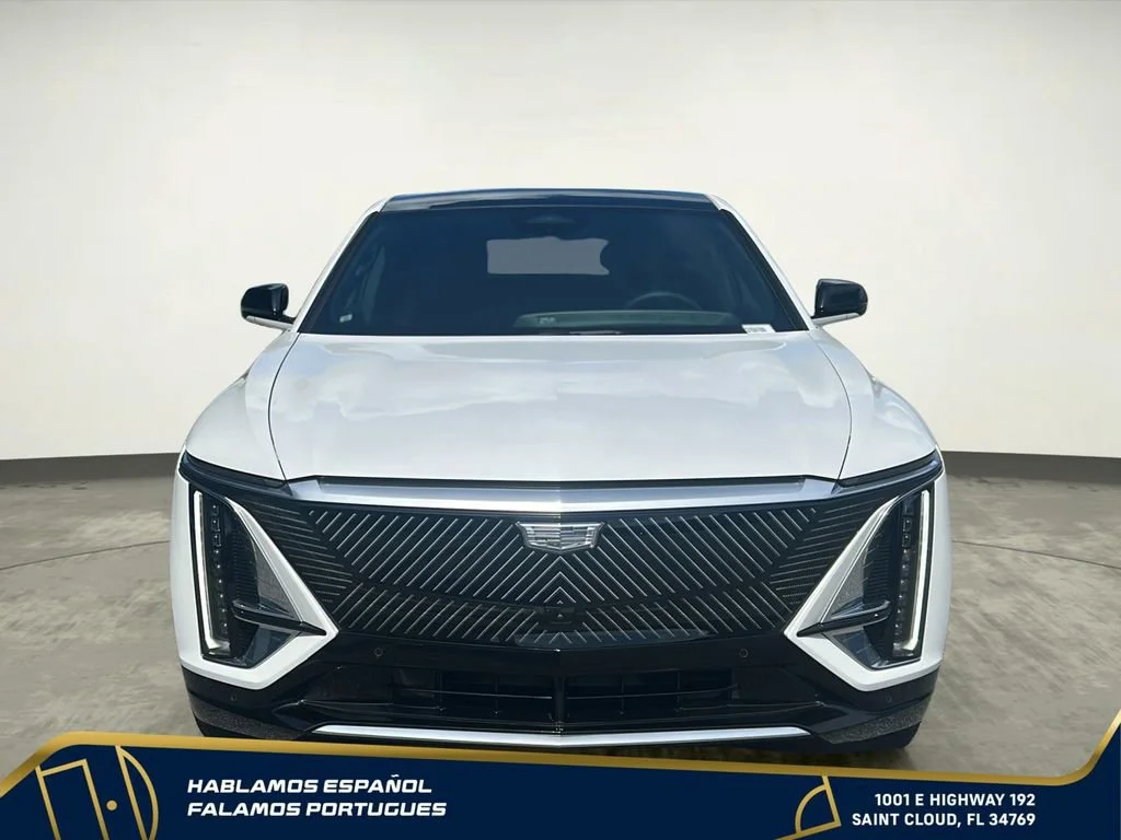 Used 2025 Crystal White Tricoat Cadillac Luxury 3 image 9
