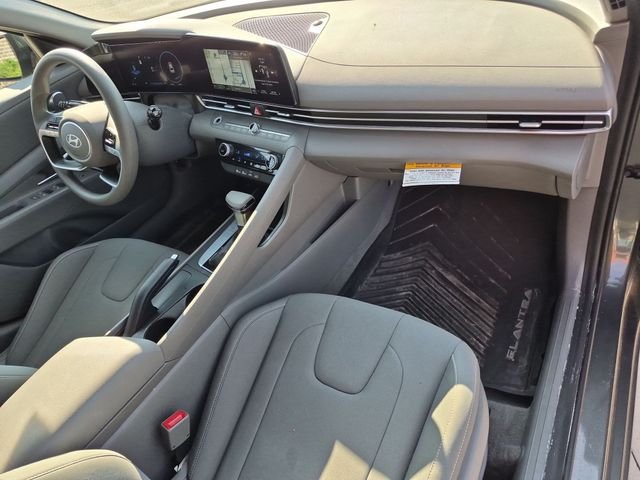 Used 2024 Gray Hyundai SEL image 30