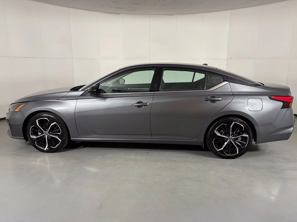 Used 2024 Gray Nissan 2.5 SR image 41