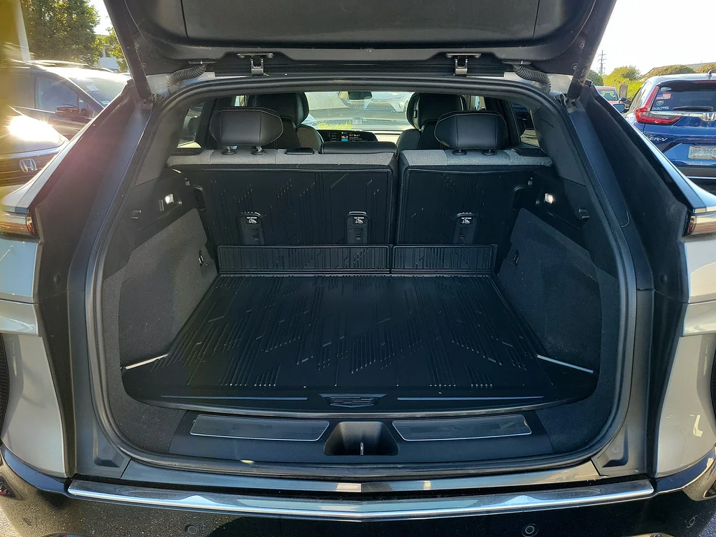 2024 Cadillac LYRIQ Tech, photo 7 of 12