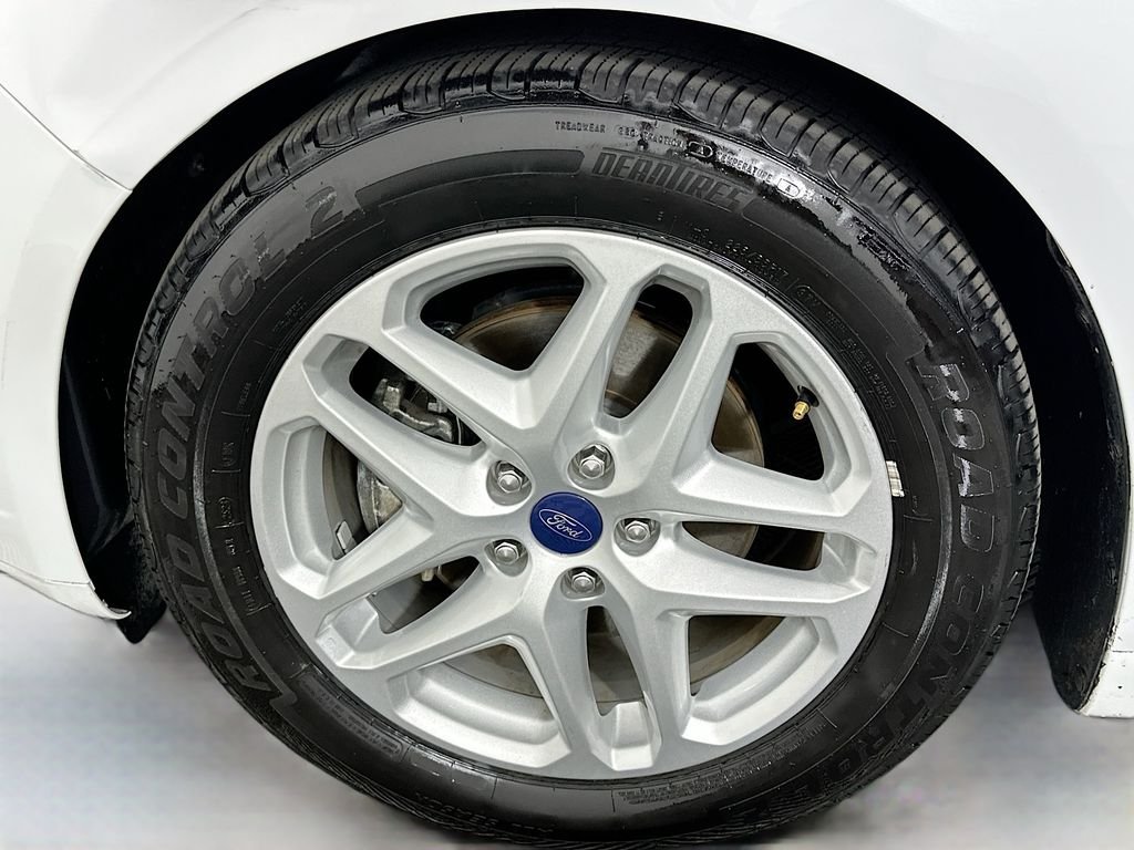 Used 2016 Oxford White Ford SE image 30