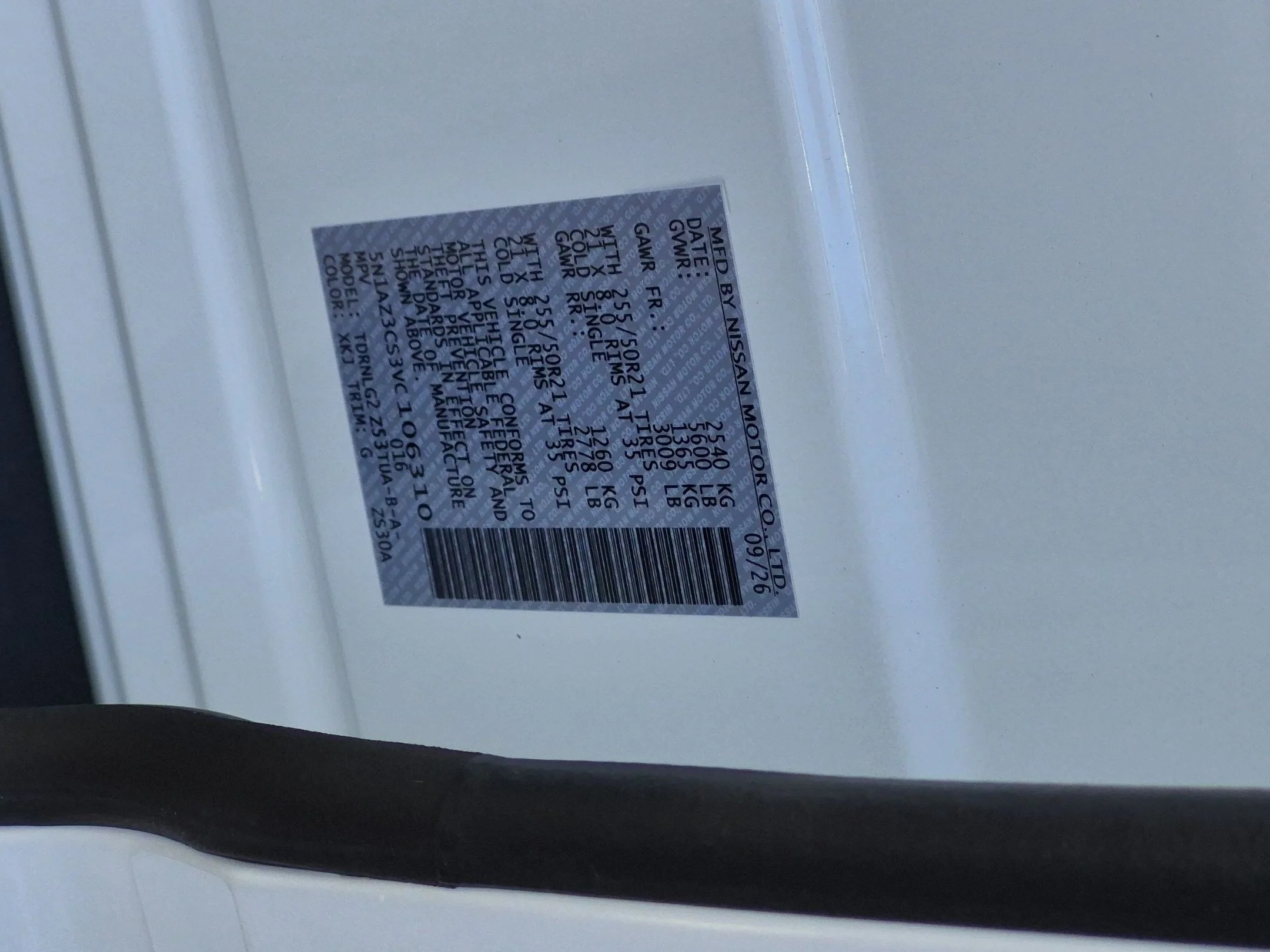 New 2027 Everest White Pearl TriCoat / Super Black Two-tone Nissan Dark Armor image 33