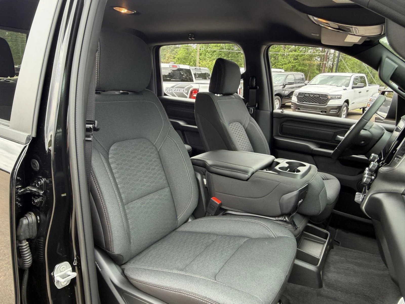 New 2026 Diamond Black Crystal Pearl-Coat Exterior Paint RAM Express image 21