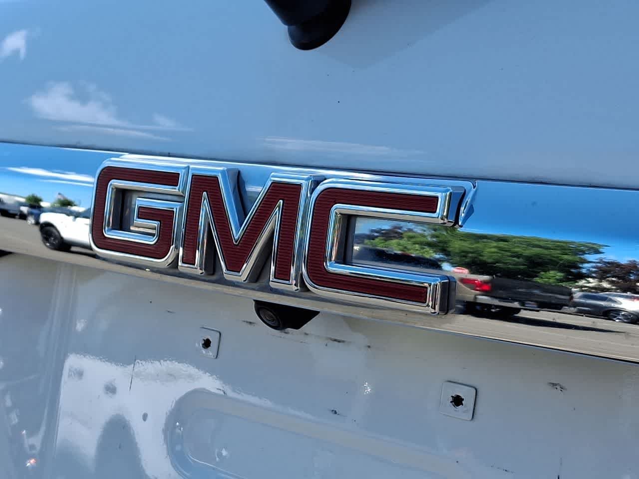 Certified Used 2018 Summit White GMC SLE image 28