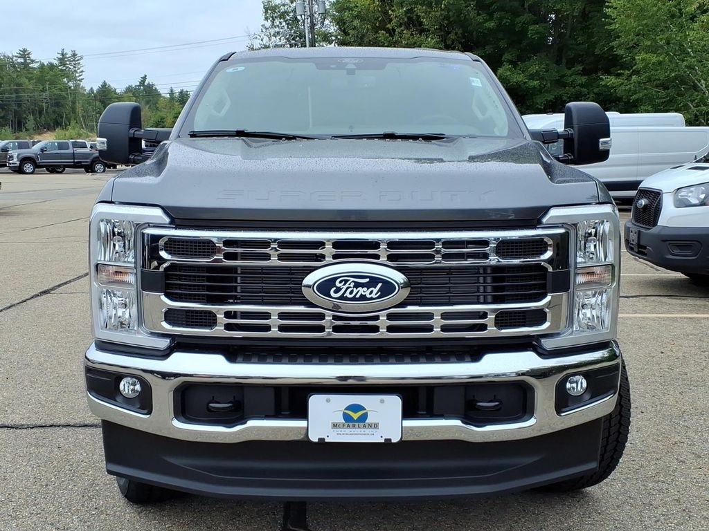 New 2027 Carbonized Gray Metallic Ford F-350® XLT image 3