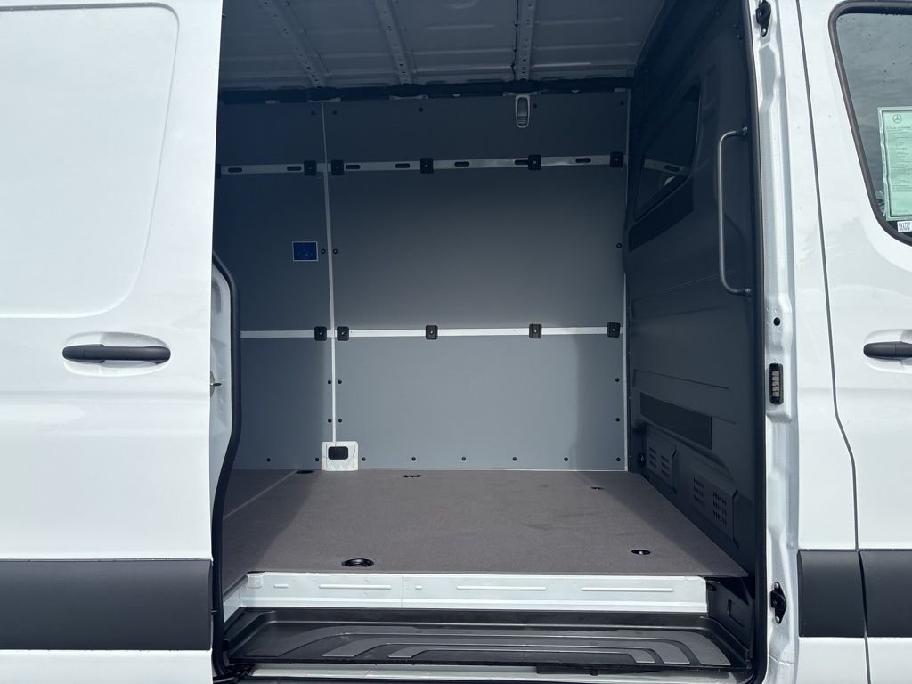New 2026 White Mercedes-Benz Cargo 170 WB image 20