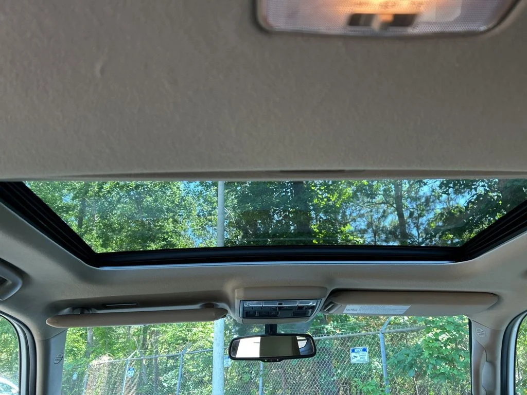 Used 2018 White Toyota SR5 Premium image 29