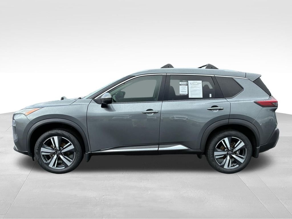 Used 2022 Gray Nissan SL image 2