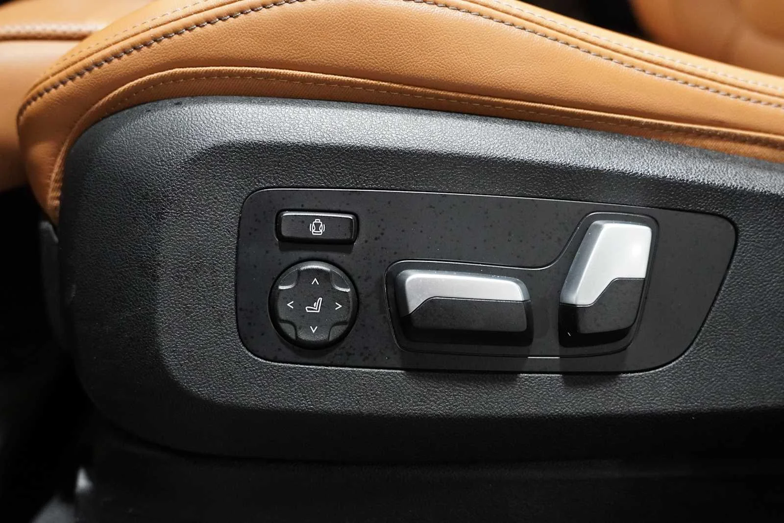Used 2023 Jet Black BMW xDrive40i image 14