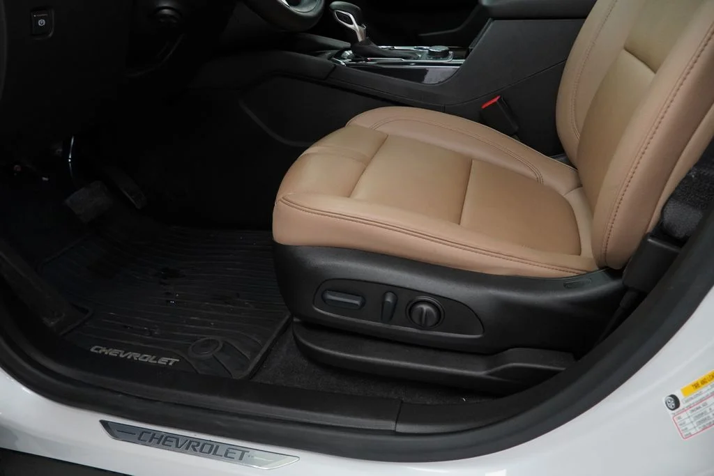 Used 2025 Beige Chevrolet Premier image 22