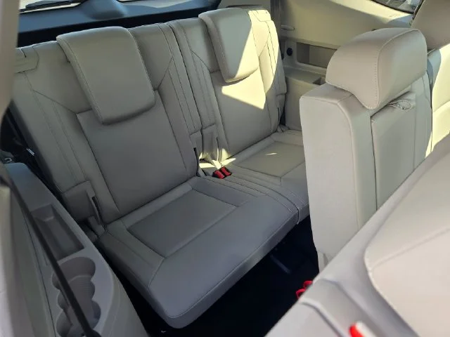 Used 2018 White Volkswagen 3.6L V6 SE image 10