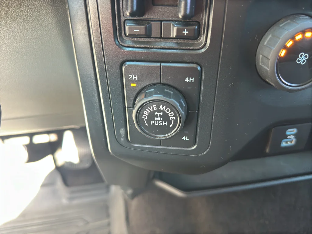 Used 2022 Oxford White Ford XL image 24