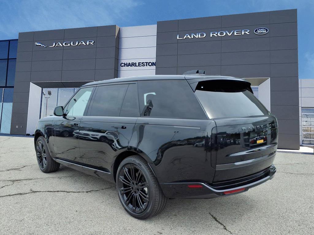 New 2026 Santorini Black Land Rover SE image 3