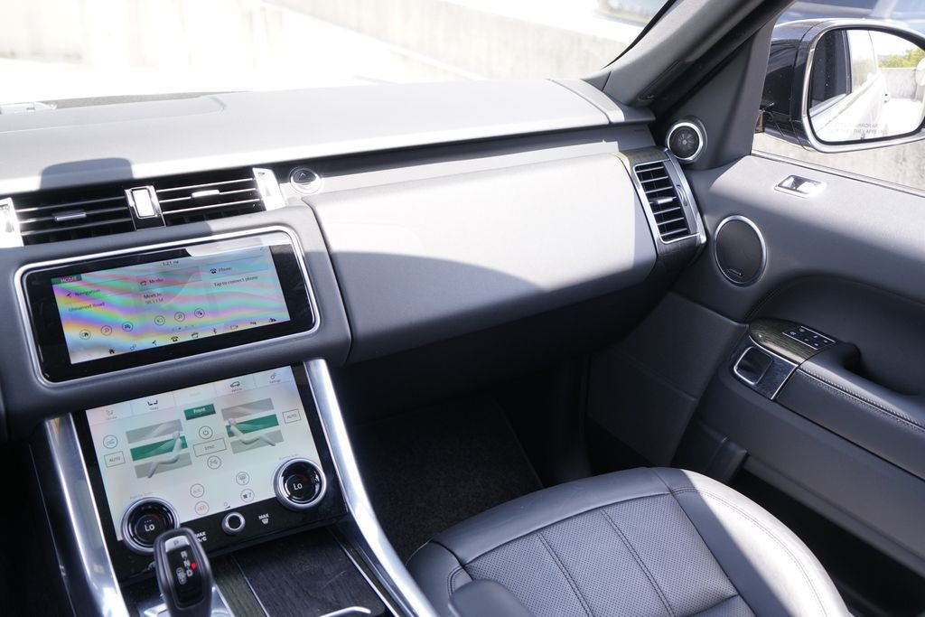 Used 2021 Black Land Rover HSE Silver Edition image 26