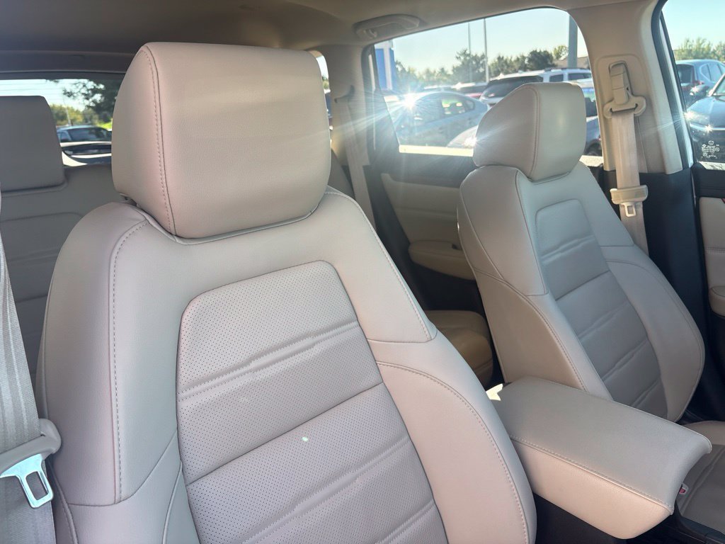 Certified Used 2022 White Honda EX-L FWD image 28