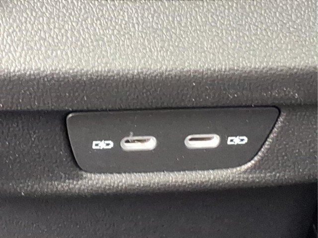 2026 Volkswagen Tiguan SE - Photo 13