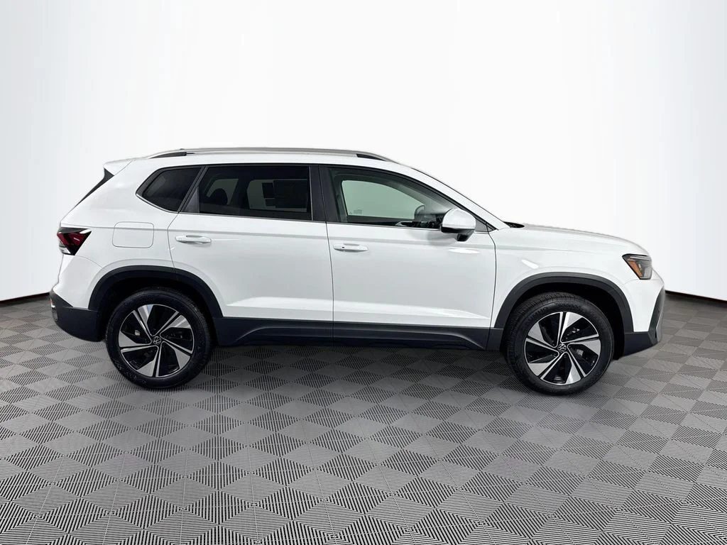 2026 Volkswagen Taos SE - Photo 5