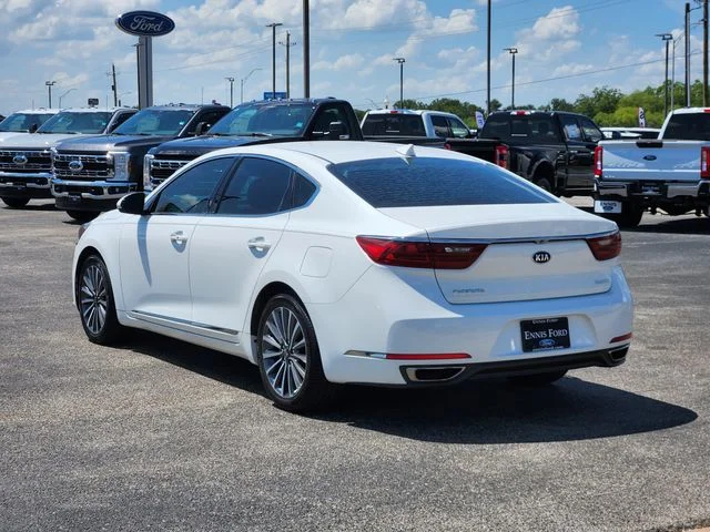 Used 2018 Snow White Pearl Kia Premium image 4