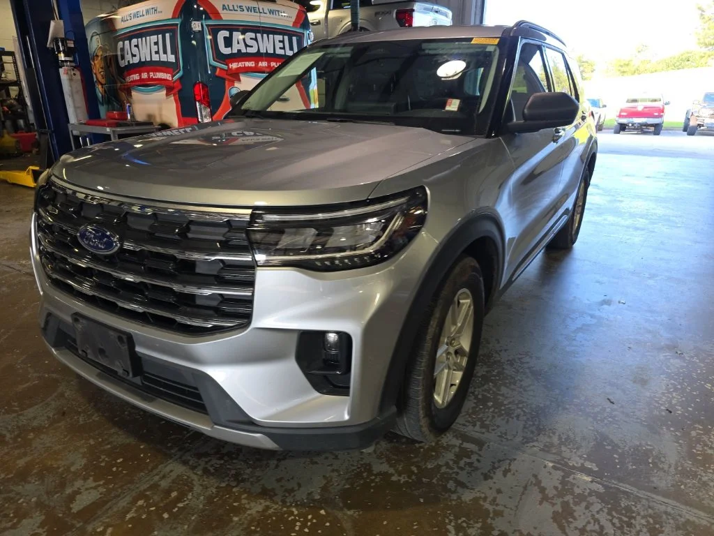 Used 2025 Silver Ford Active image 4