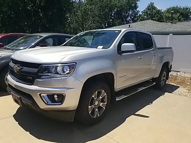Used 2020 Silver Chevrolet Z71 image 10
