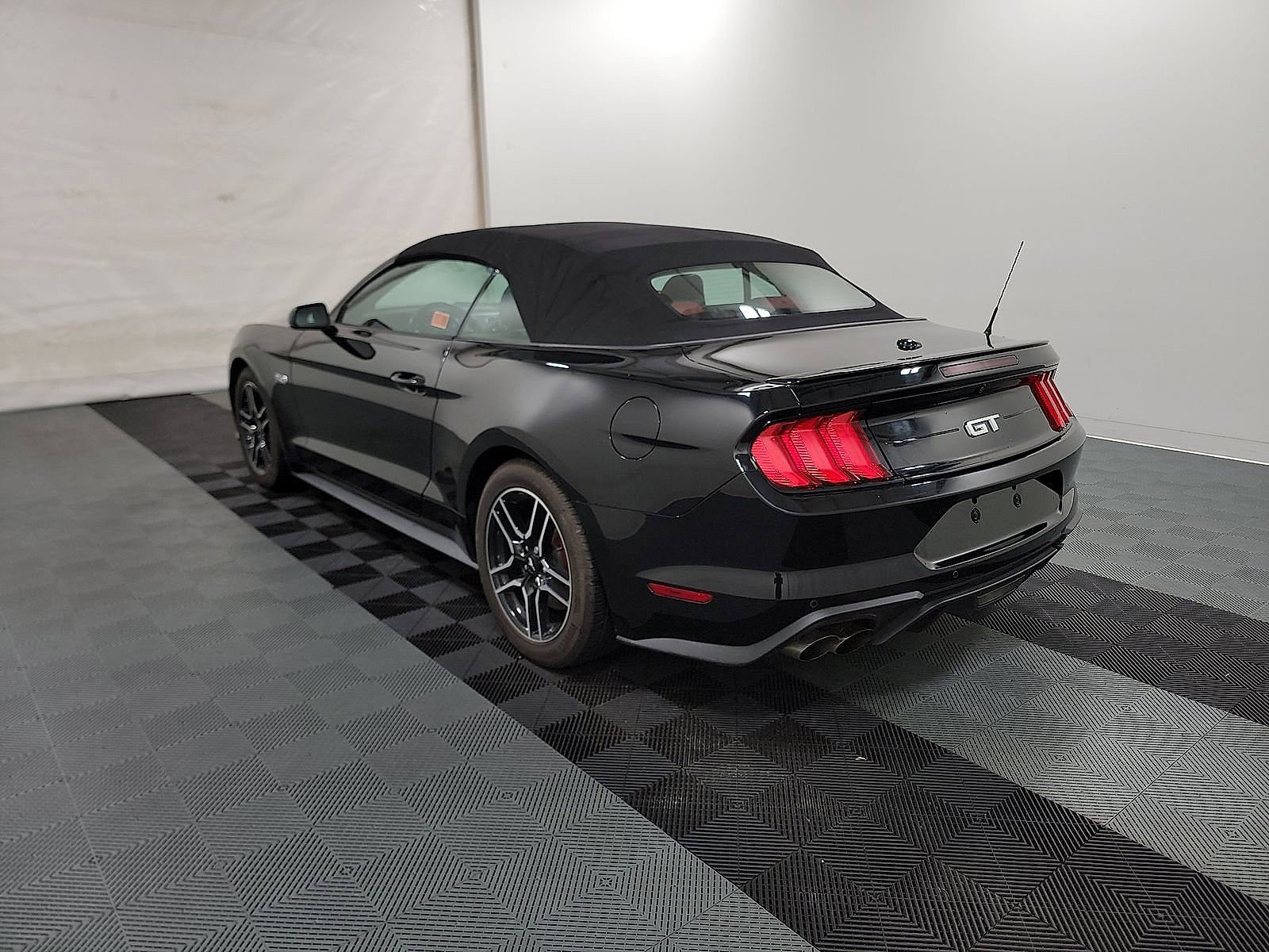 2019 Ford Mustang GT Premium photo 4