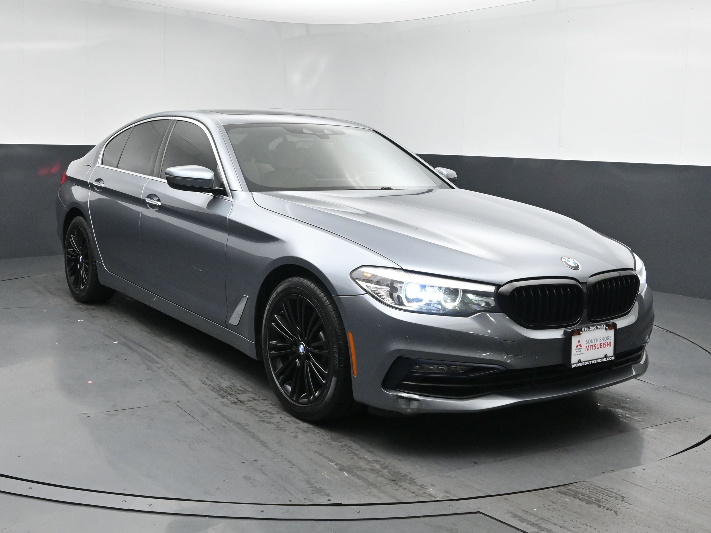 Used 2018 BMW 5 Series 530i with VIN WBAJA7C53JWA73864 for sale in Freeport, NY