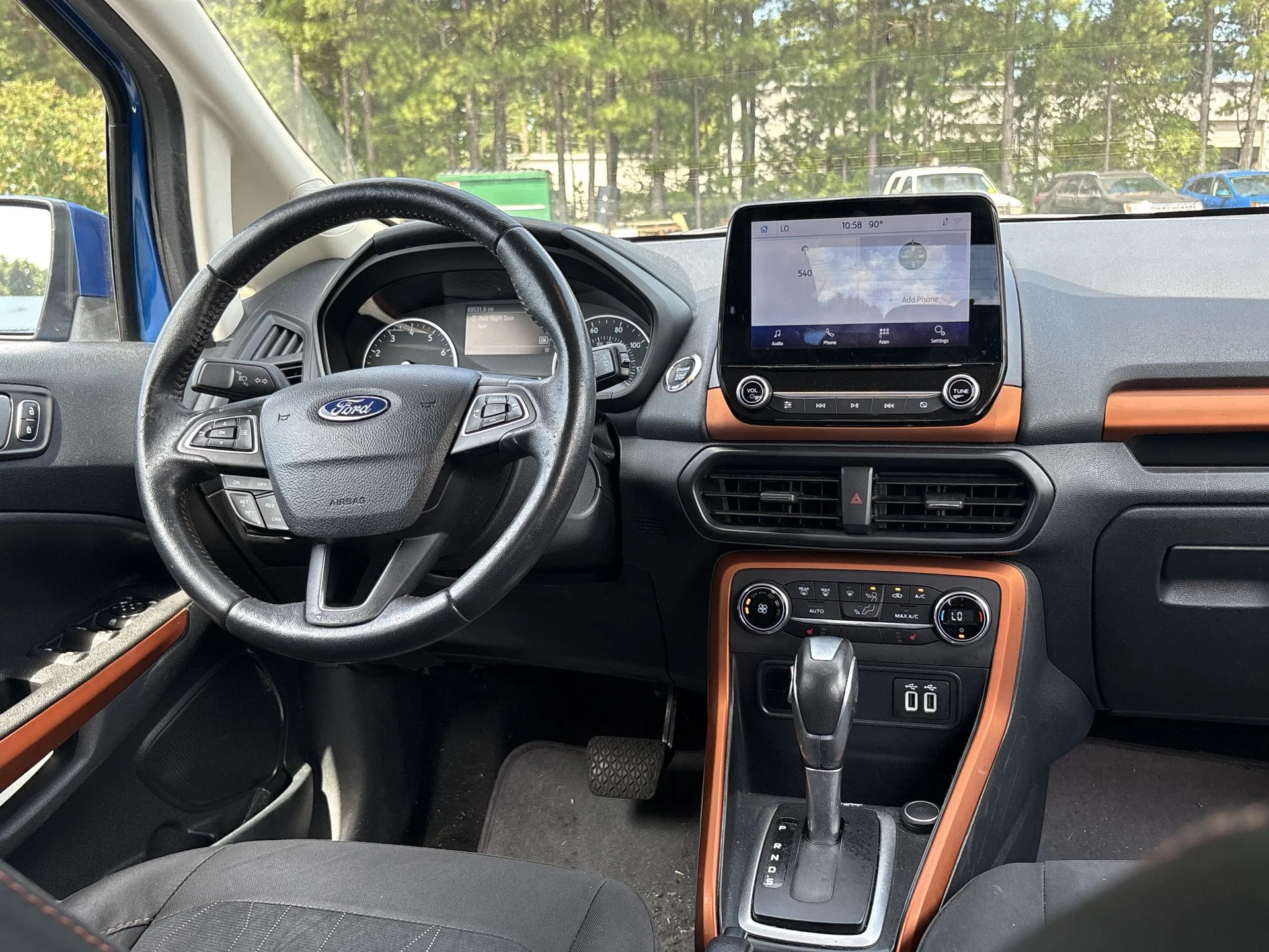 Used 2021 Lightning Blue Metallic Ford SE image 9