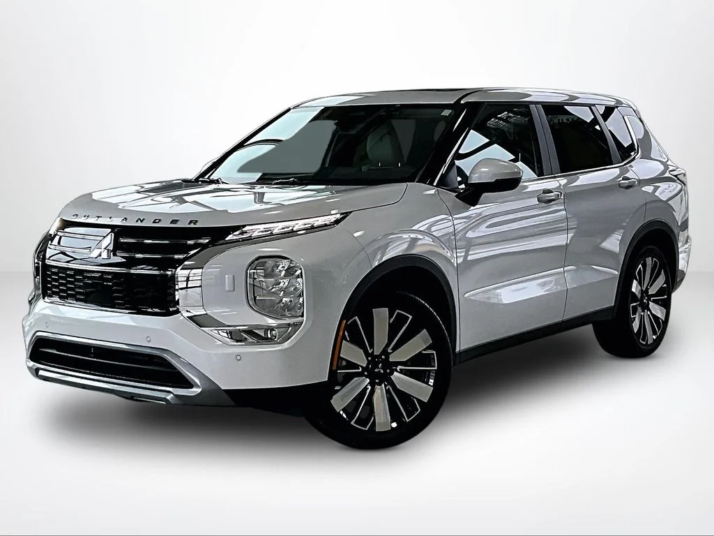 New 2026 White Mitsubishi SE image 2