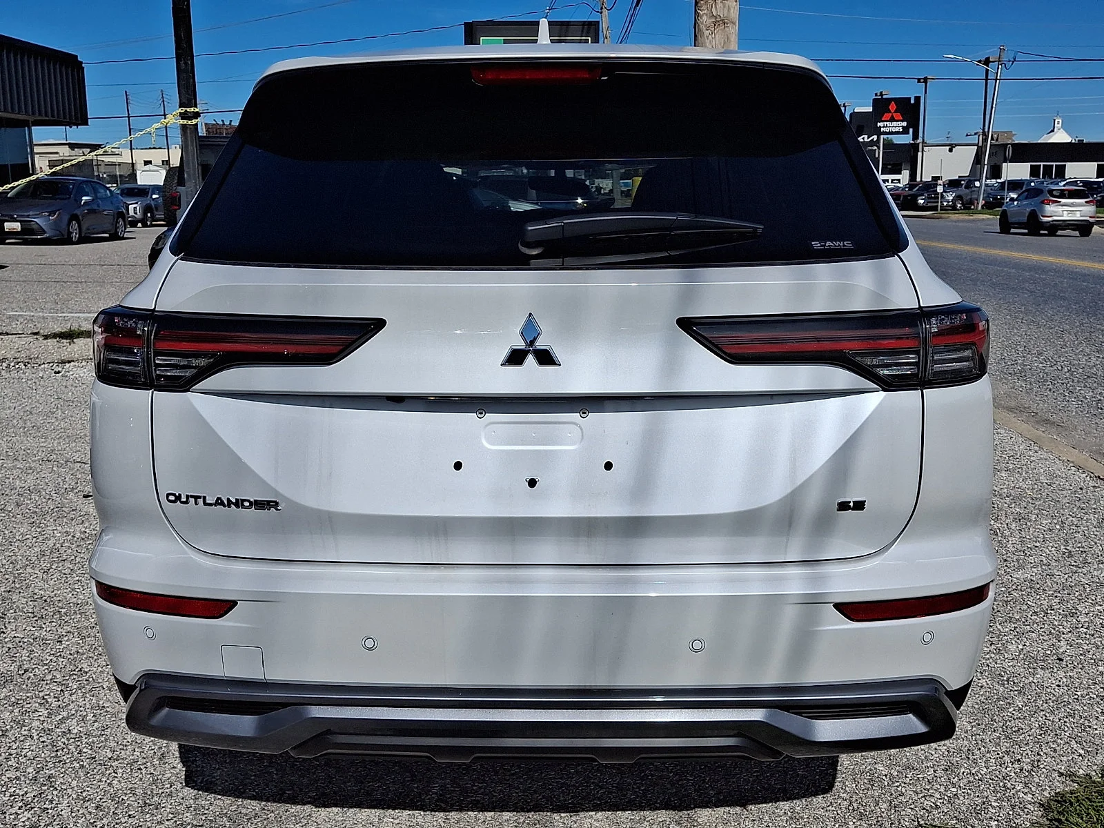 New 2026 White Mitsubishi SE image 6