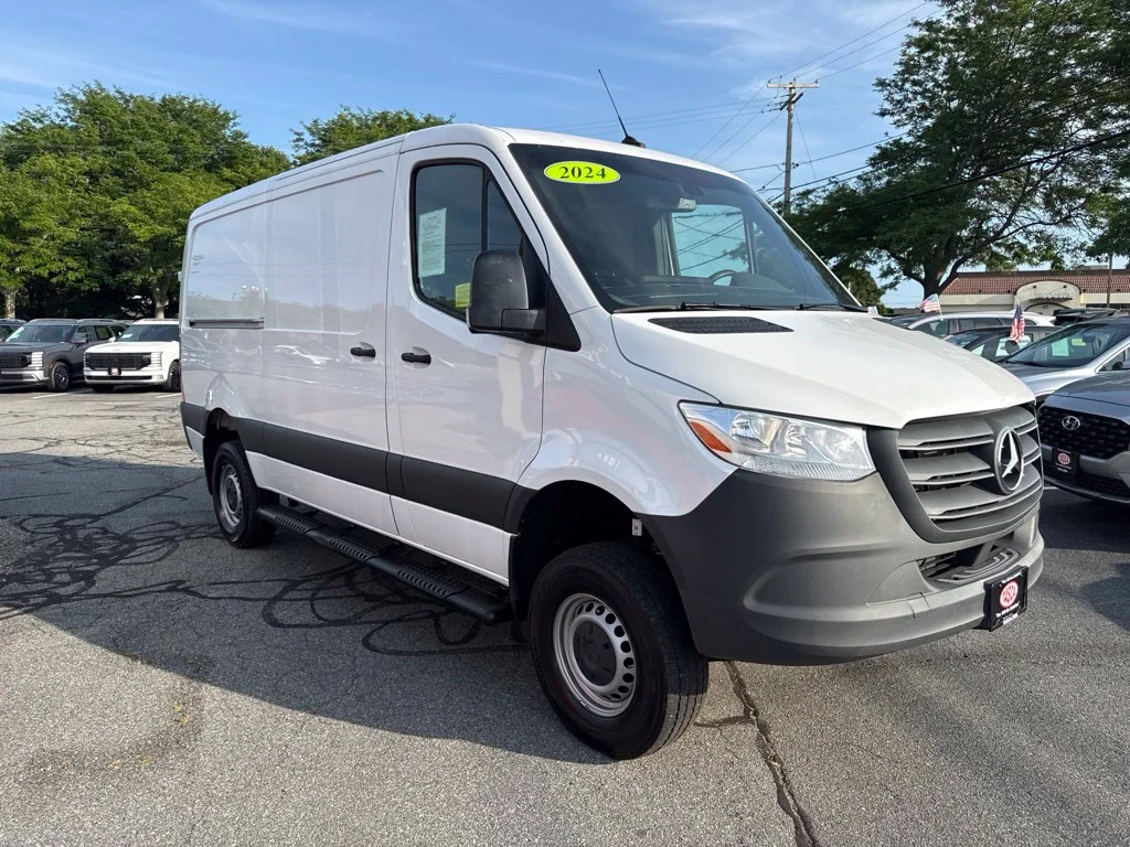 Used 2024 White Mercedes-Benz Cargo 144 WB image 3