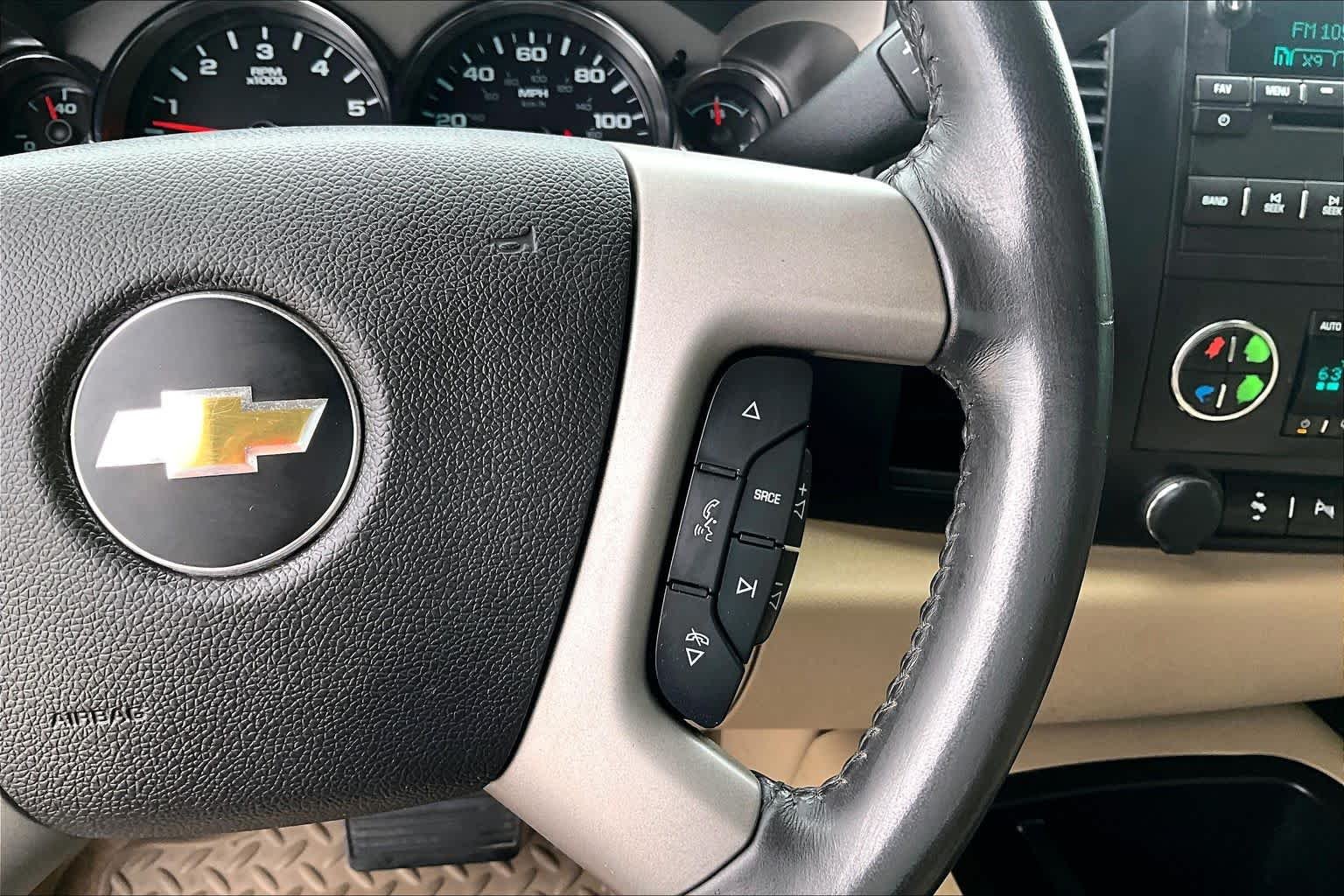 Used 2013 Black Chevrolet LT image 21