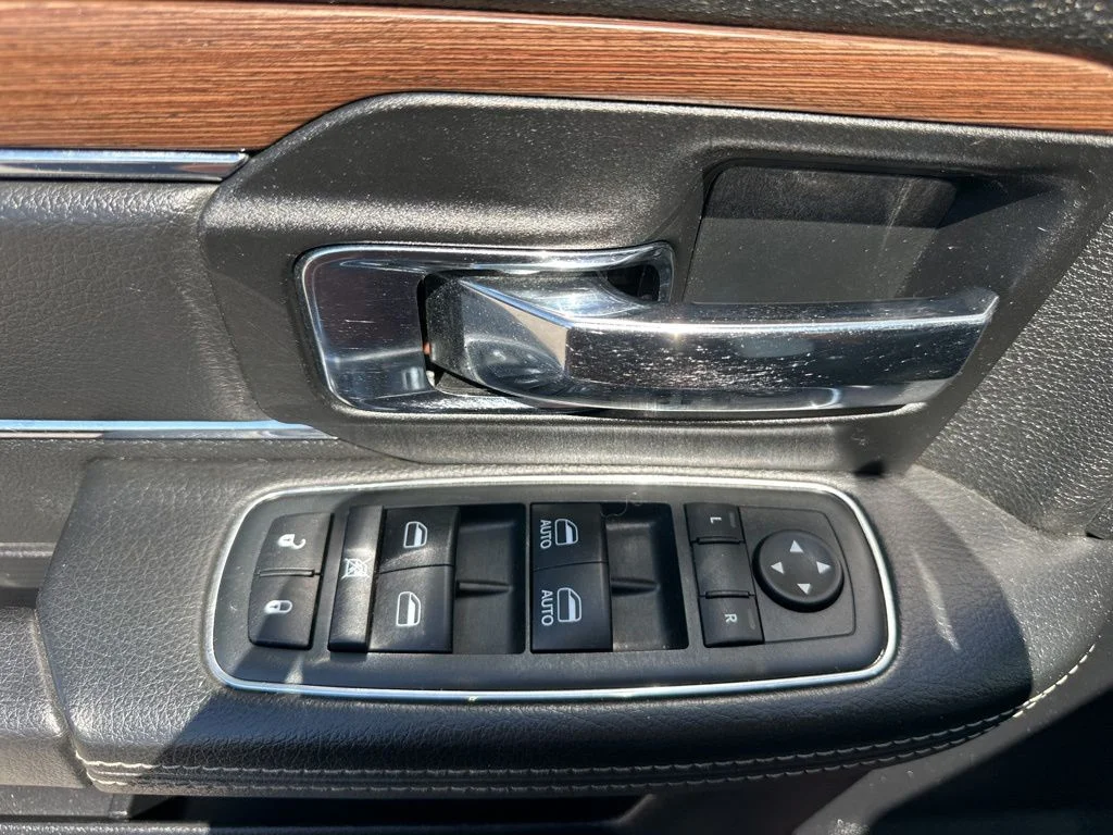 Used 2014 Red Ram Laramie image 27